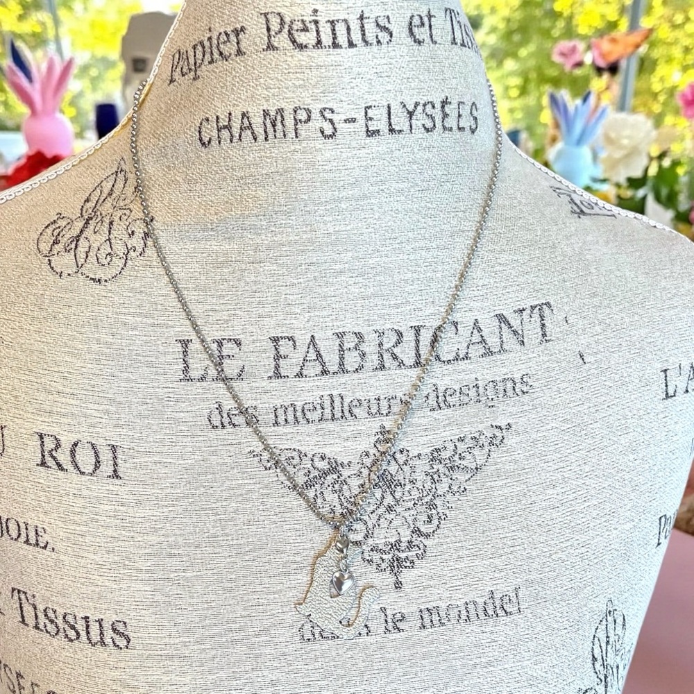 Beautiful Stainless Steel Silver Toned Cat and Heart Pendant Necklace - Picture 14 of 17